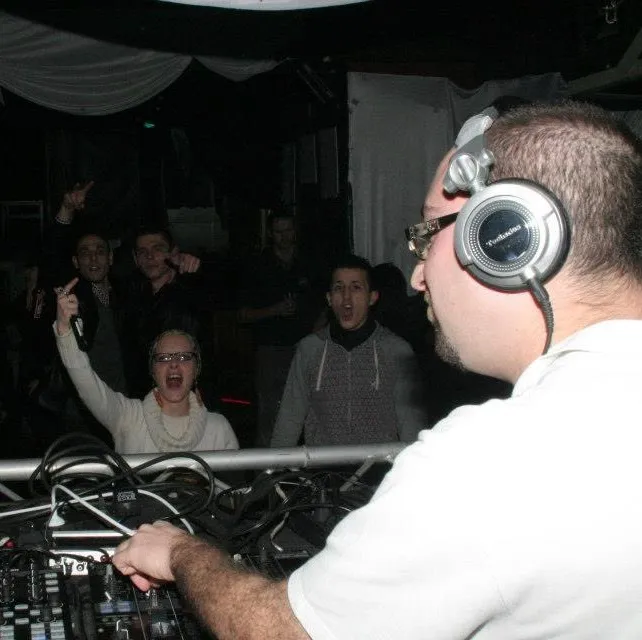 dj_crew.webp